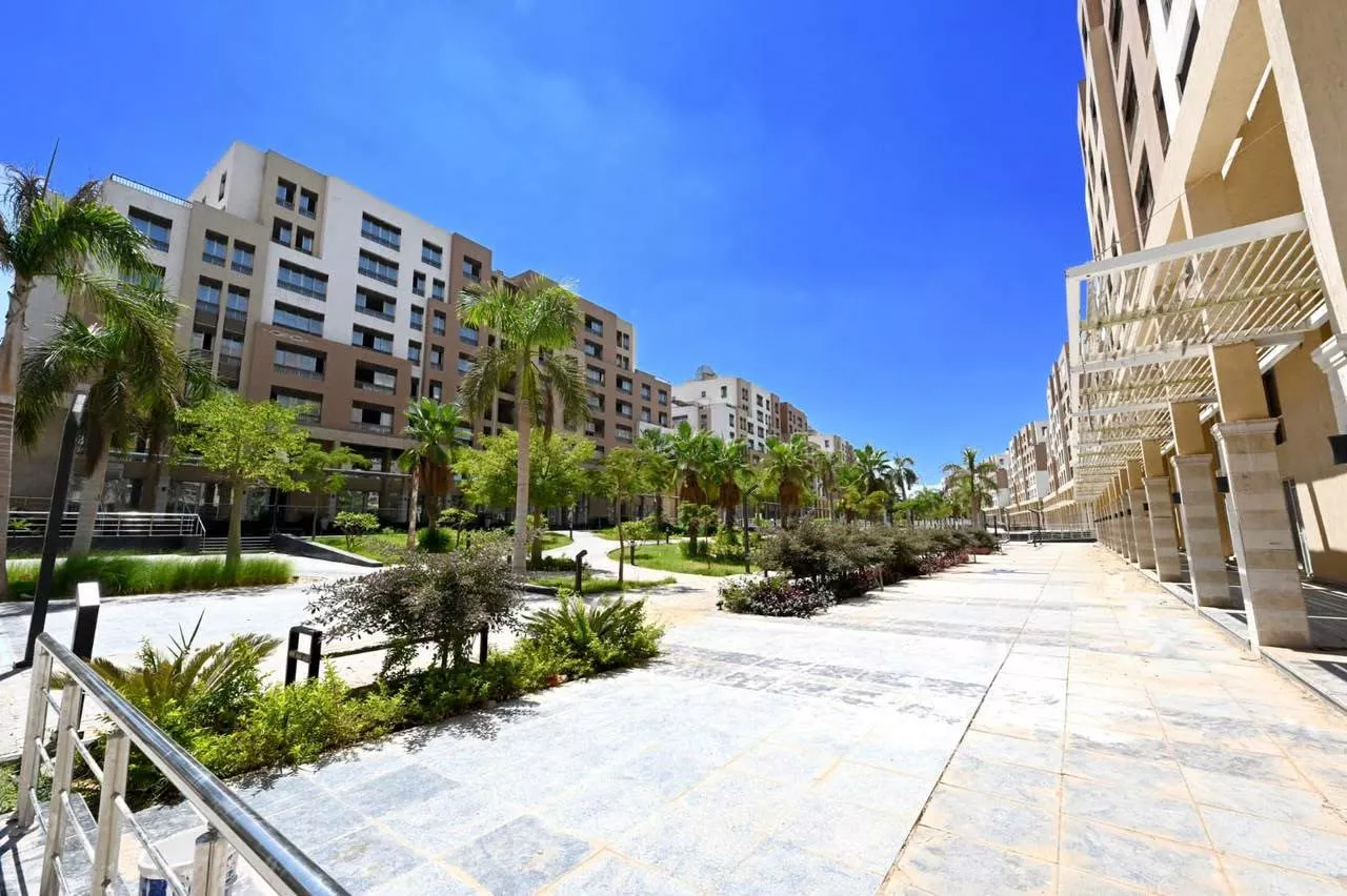 وزيرة الإسكان تتابع عدد من المشروعات والخدمات بالعاصمة الجديدة