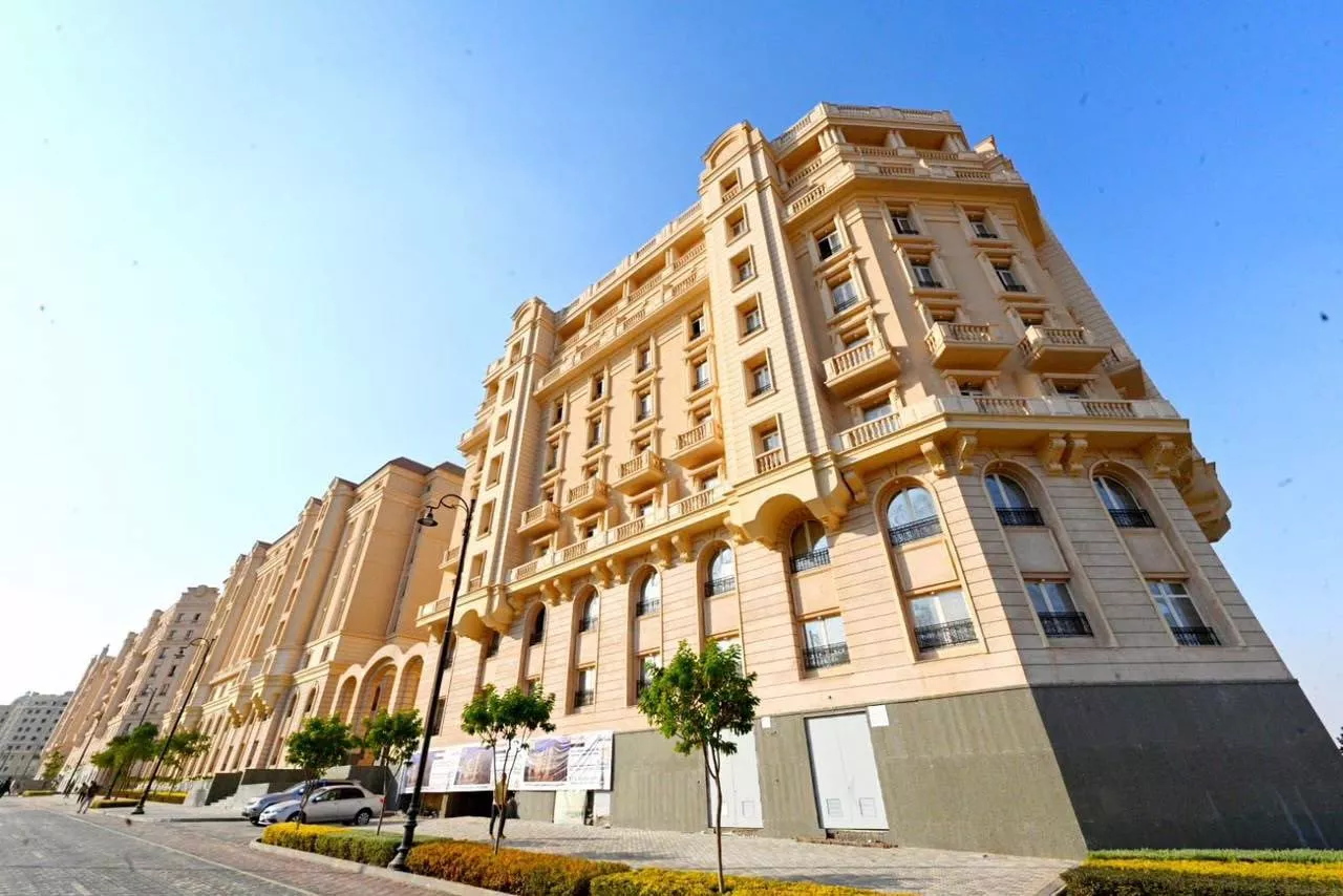 وزيرة الإسكان تتابع عدد من المشروعات والخدمات بالعاصمة الجديدة