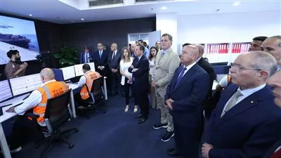 وزير النقل ونظيره الفرنسي يتفقدان محطة تحيا مصر لتشغيل المحطات بميناء الإسكندرية