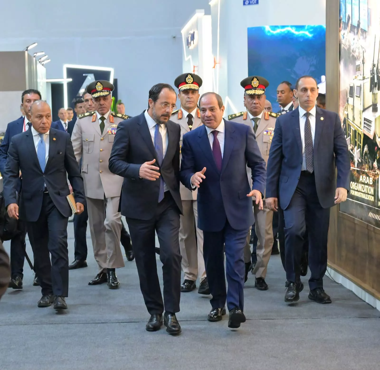الرئيس السيسي يفتتح معرض العلمين الدولي للطيران والفضاء 2026