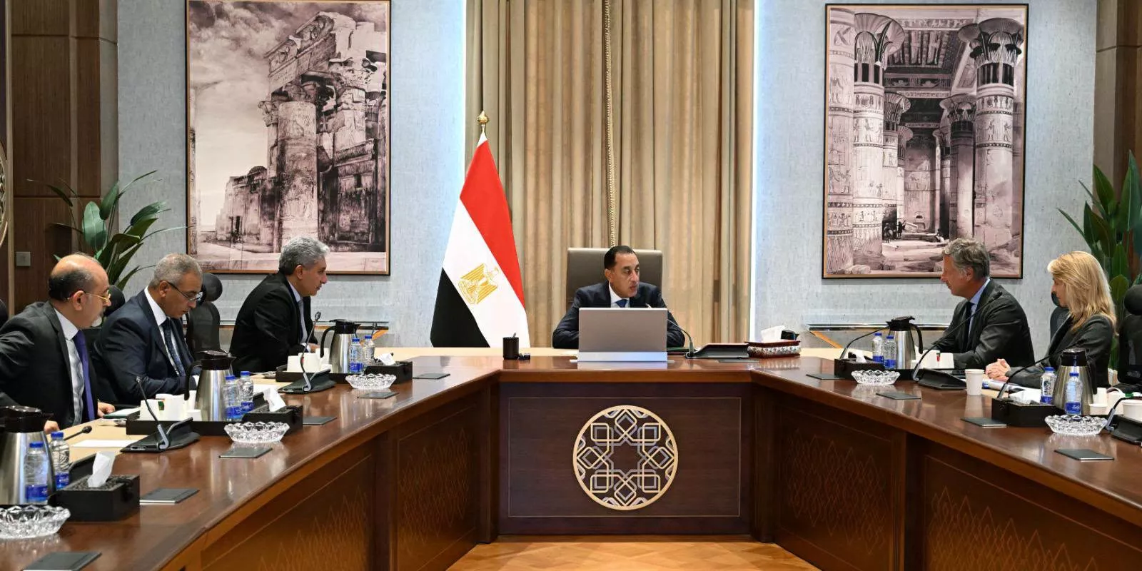 مدبولي يجتمع مع الرئيس التنفيذي لشركة أكور الفرنسية