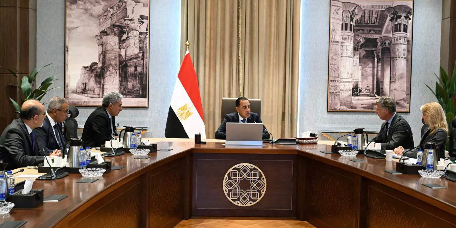مدبولي يجتمع مع الرئيس التنفيذي لشركة أكور الفرنسية