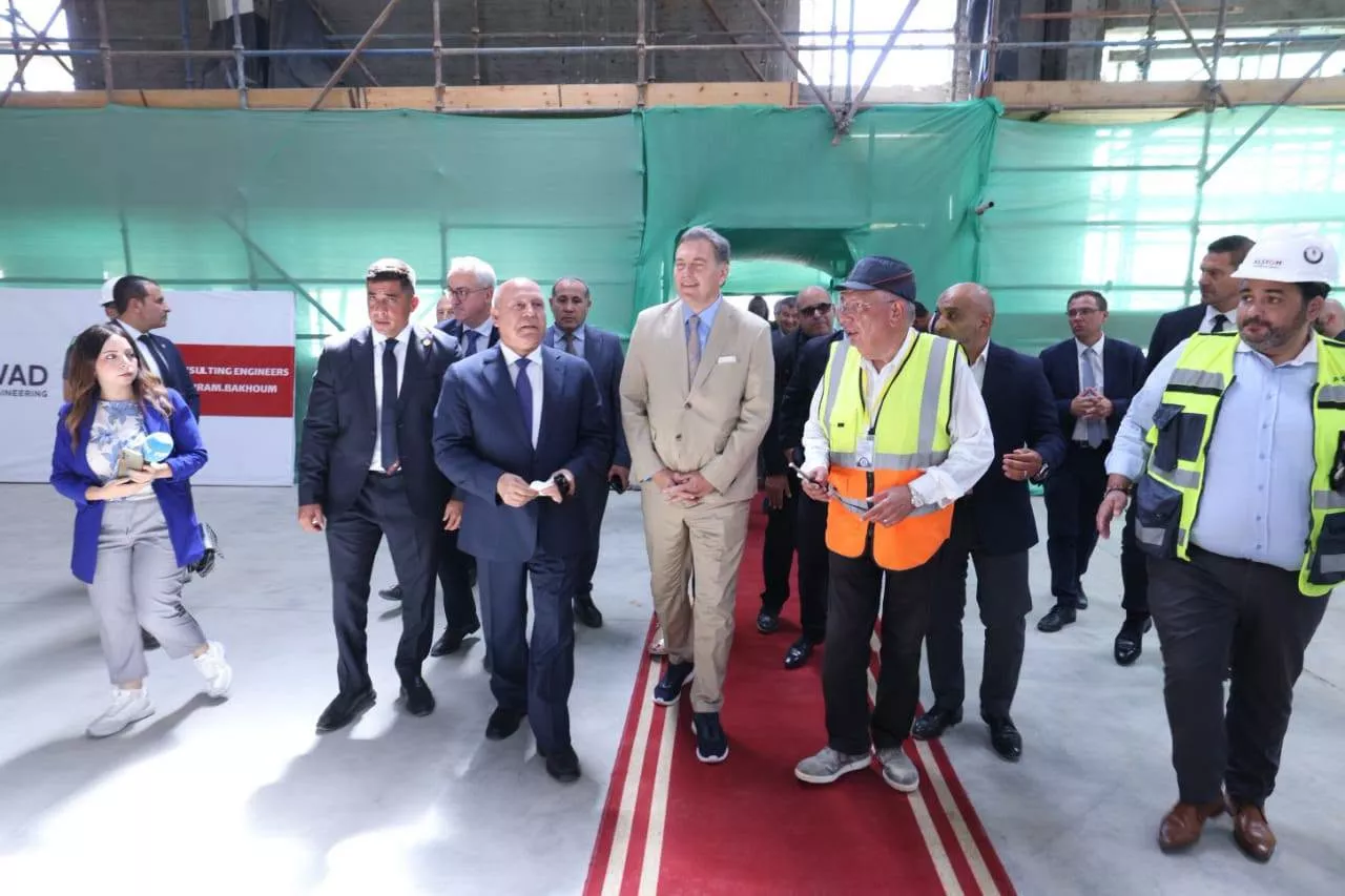 وزير النقل ونظيره الفرنسي يتفقدان مجمع ألستوم الصناعي