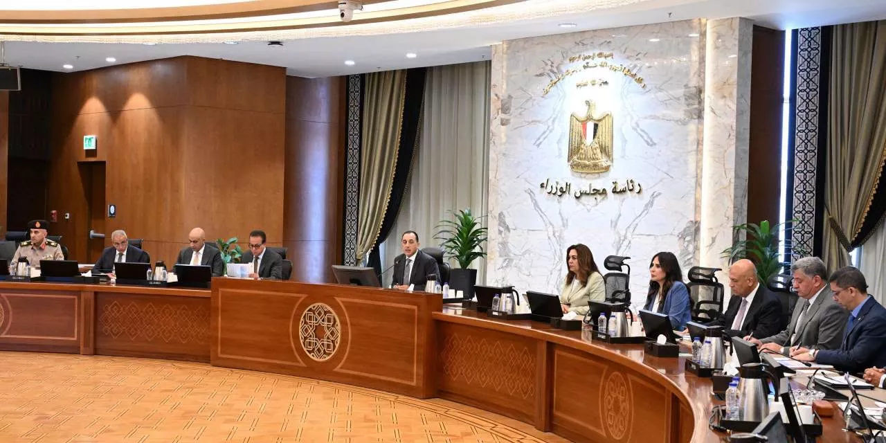 مدبولي يتابع الموقف التنفيذي للمبادرة الرئاسية حياة كريمة