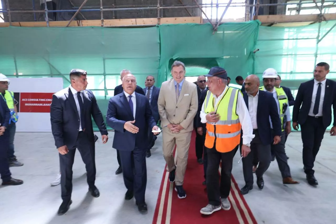 وزير النقل ونظيره الفرنسي يتفقدان مجمع ألستوم الصناعي