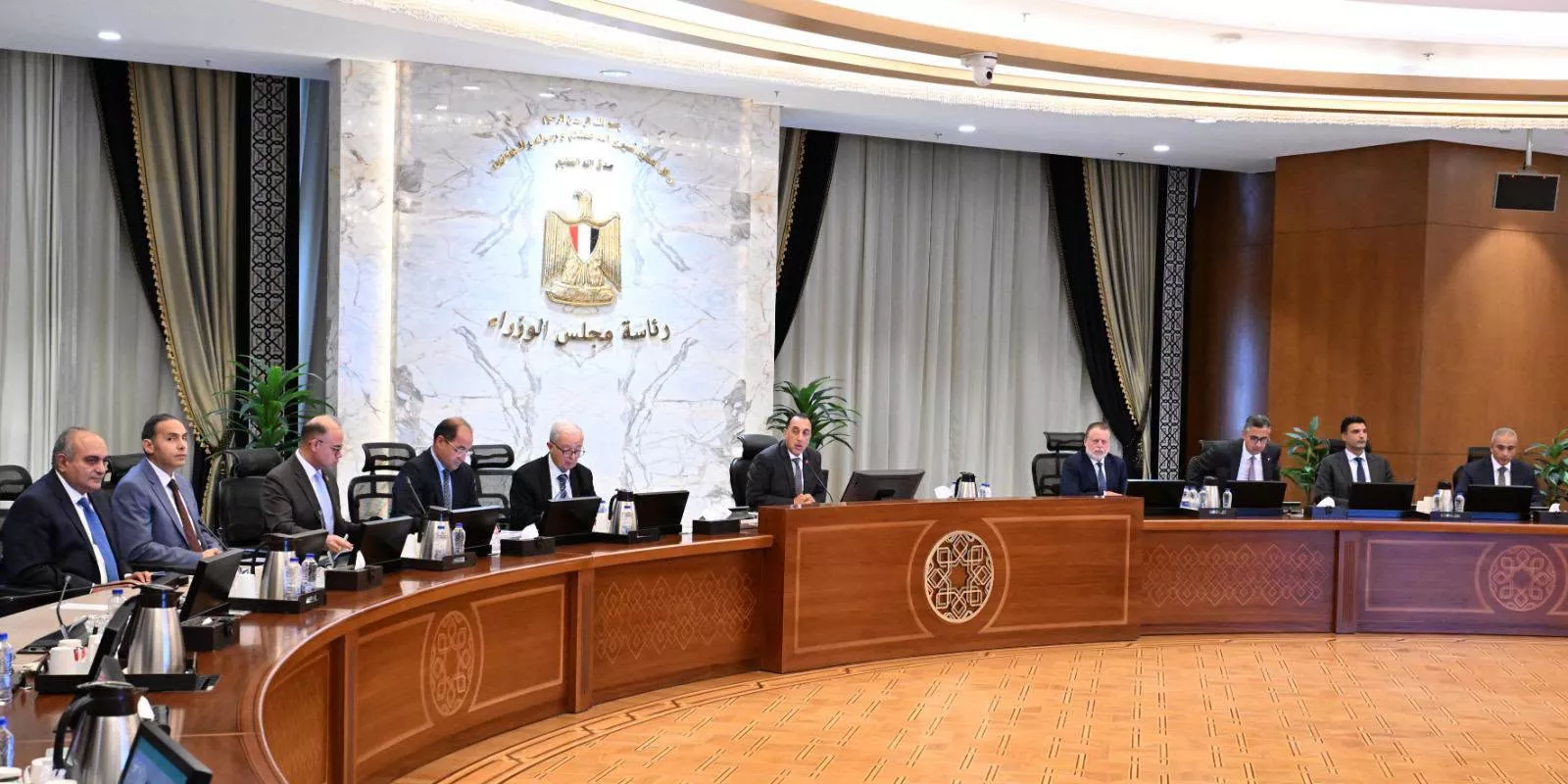 رئيس الوزراء يترأس اجتماع المجموعة الوزارية الاقتصادية 