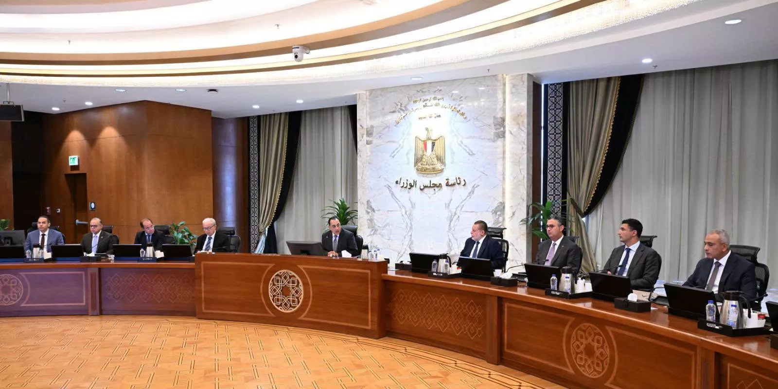 رئيس الوزراء يترأس اجتماع المجموعة الوزارية الاقتصادية 