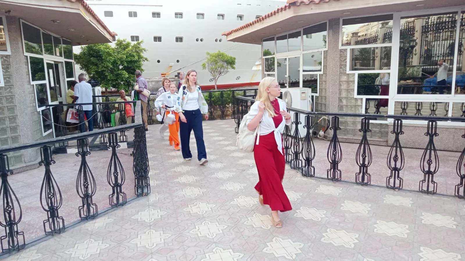 ميناء غرب بورسعيد يستقبل السفينة السياحية ASTORIA GRANDE