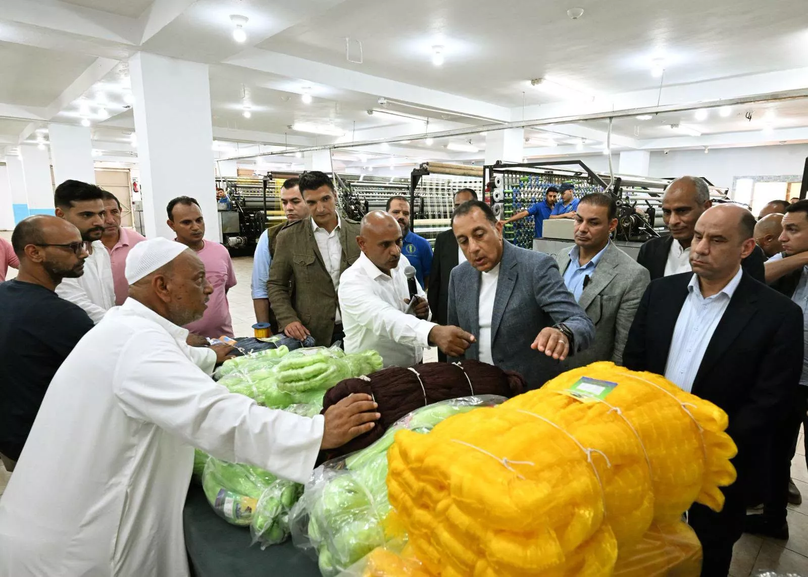رئيس الوزراء يتفقد الشركة المصرية لتصنيع الشباك وأدوات الصيد