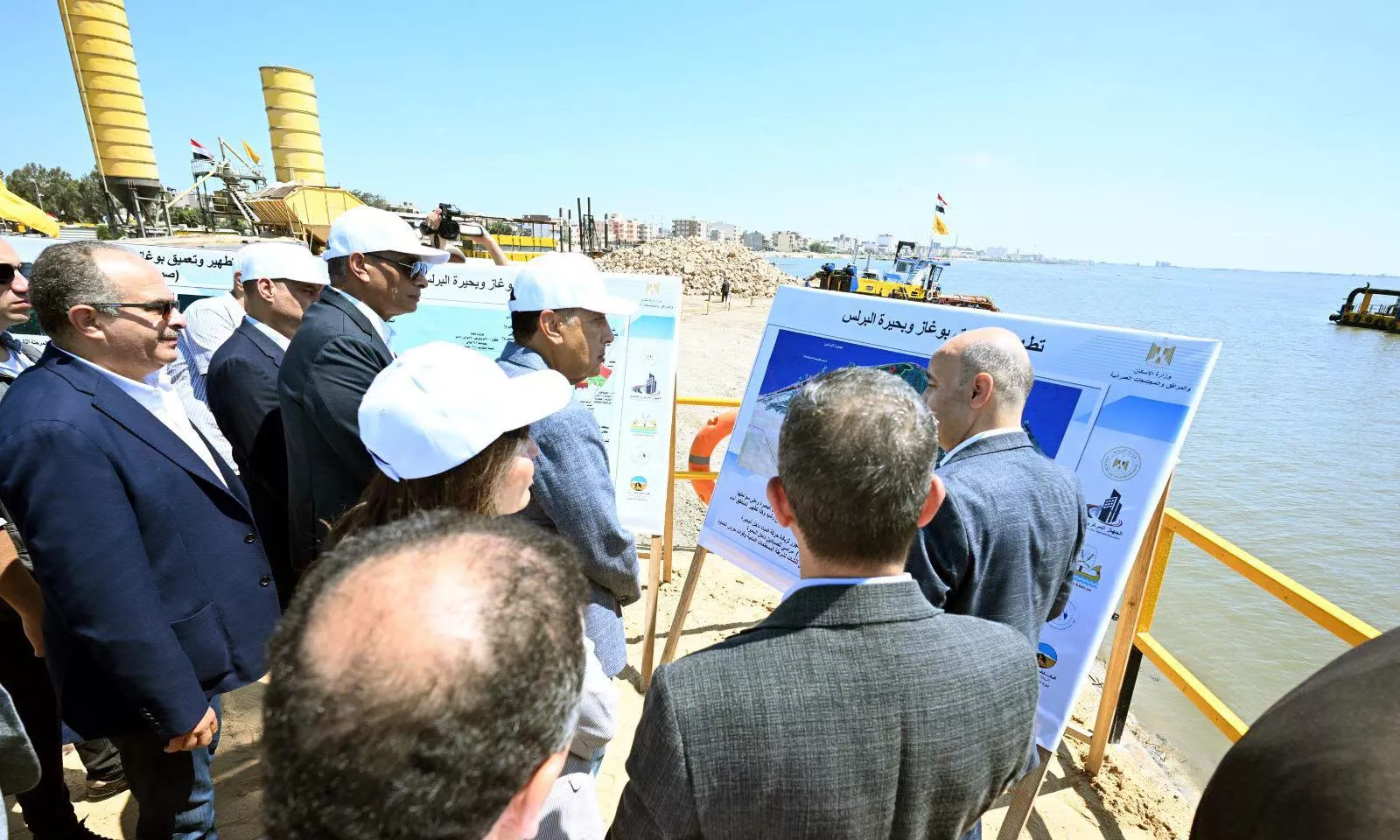رئيس الوزراء يتفقد مشروع تطهير وتعميق بوغاز وبحيرة البرلس