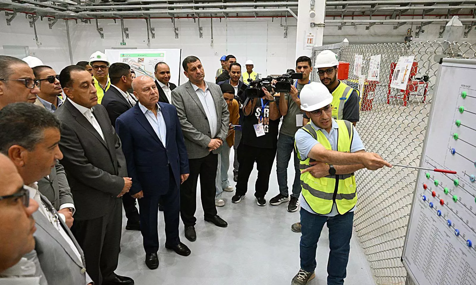 رئيس الوزراء يتفقد عددا من مشروعات وزارة النقل