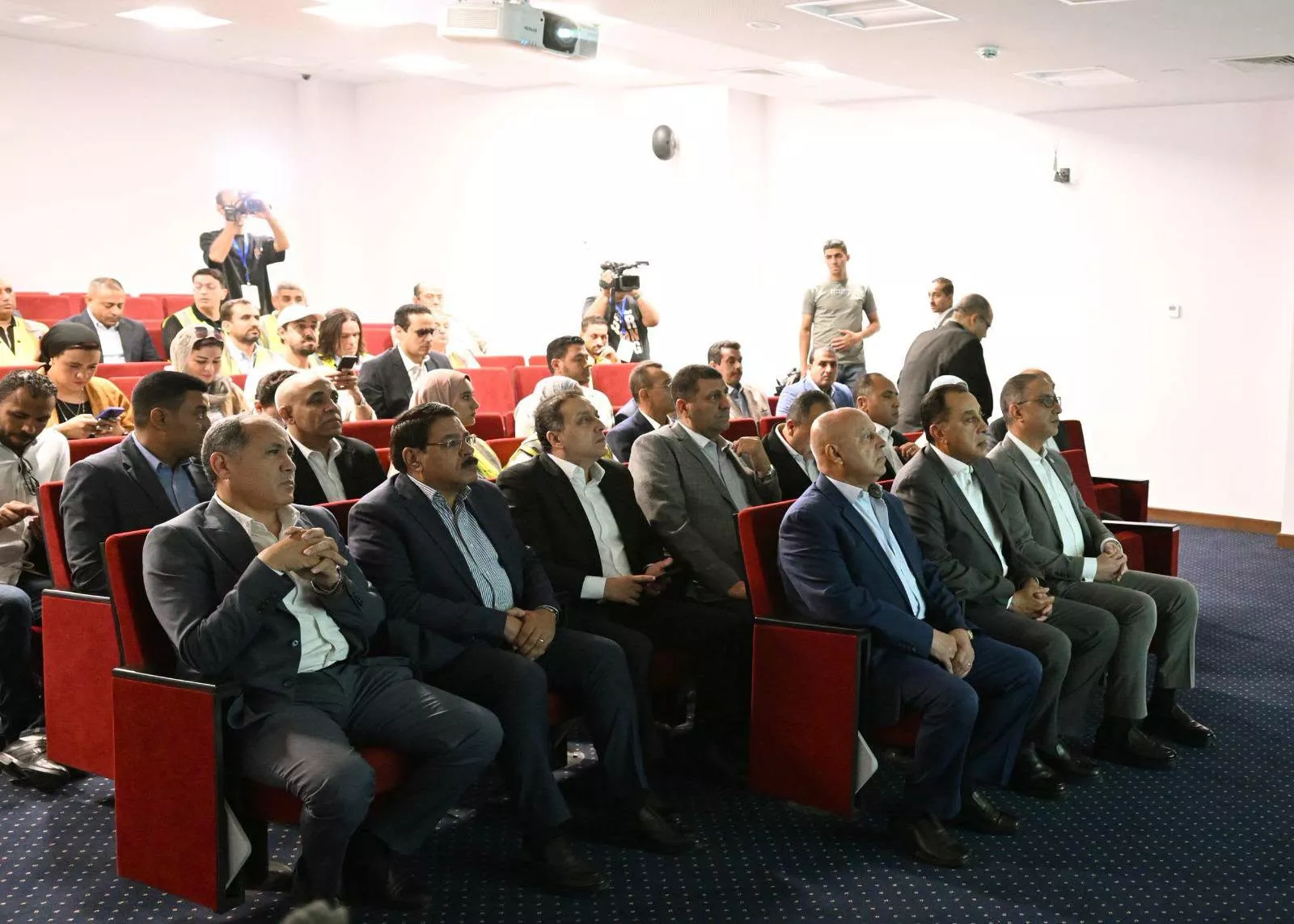 رئيس الوزراء يتفقد عددا من مشروعات وزارة النقل