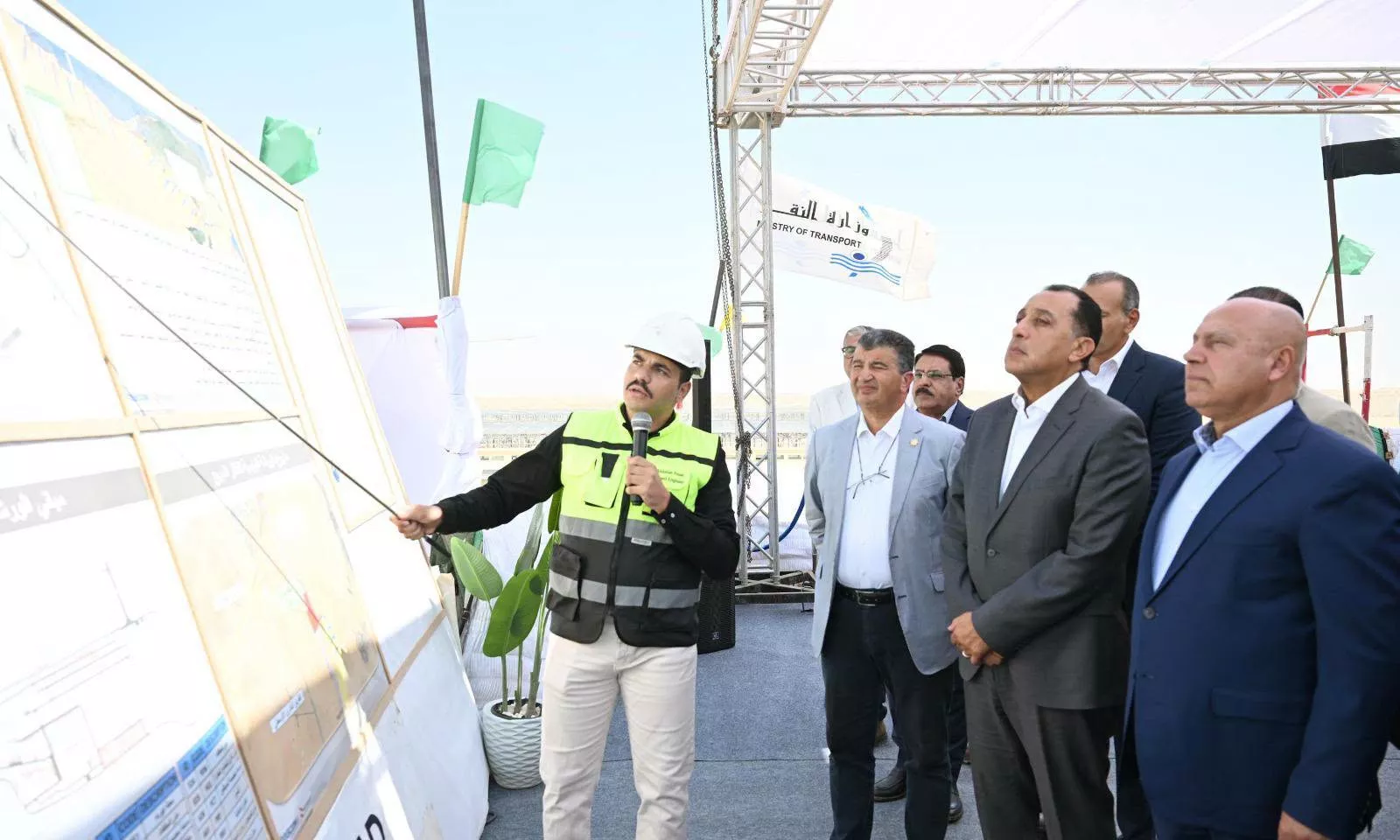 رئيس الوزراء يتفقد مشروع الخط الأول من شبكة القطار الكهربائي