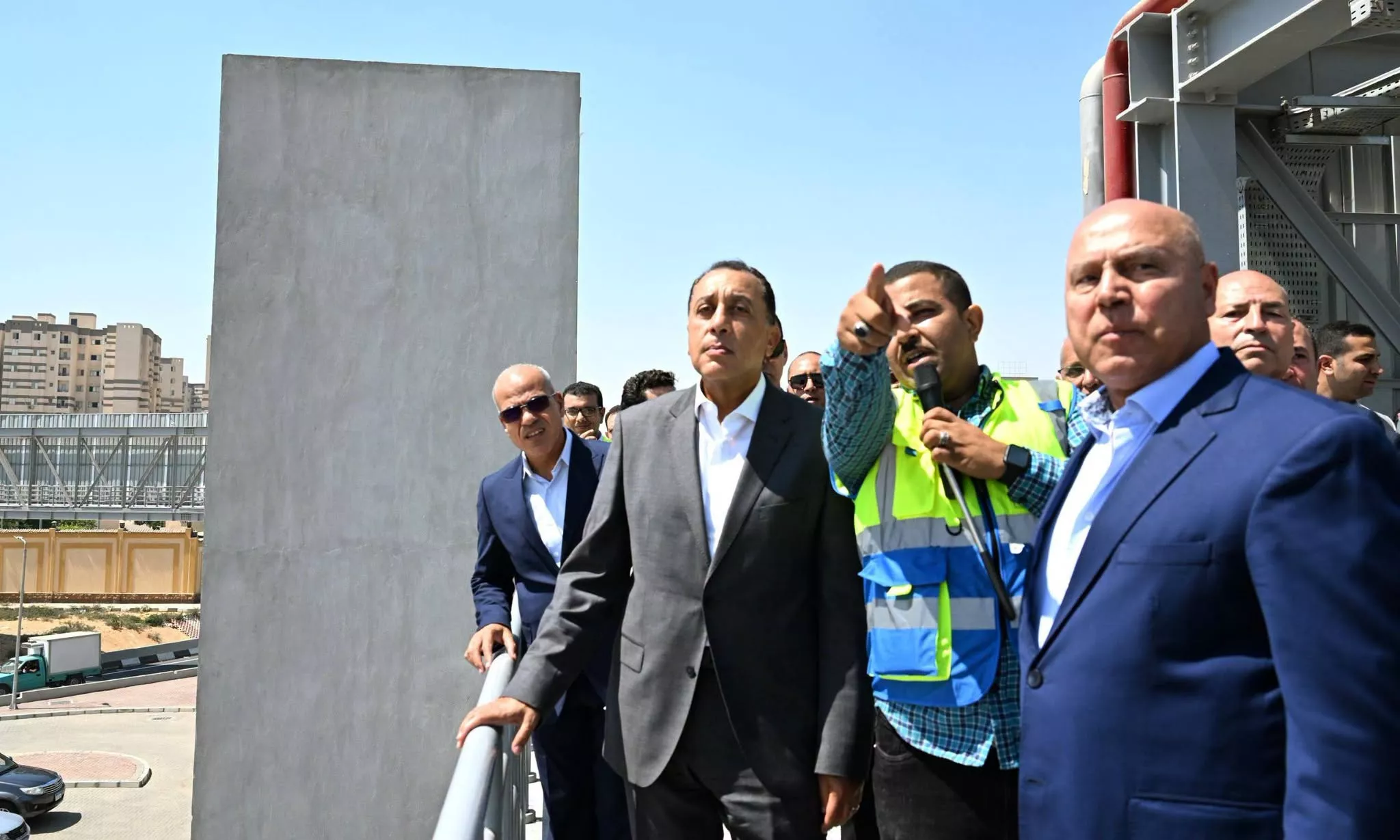 رئيس الوزراء يتفقد المرحلة الثانية من الأتوبيس الترددي