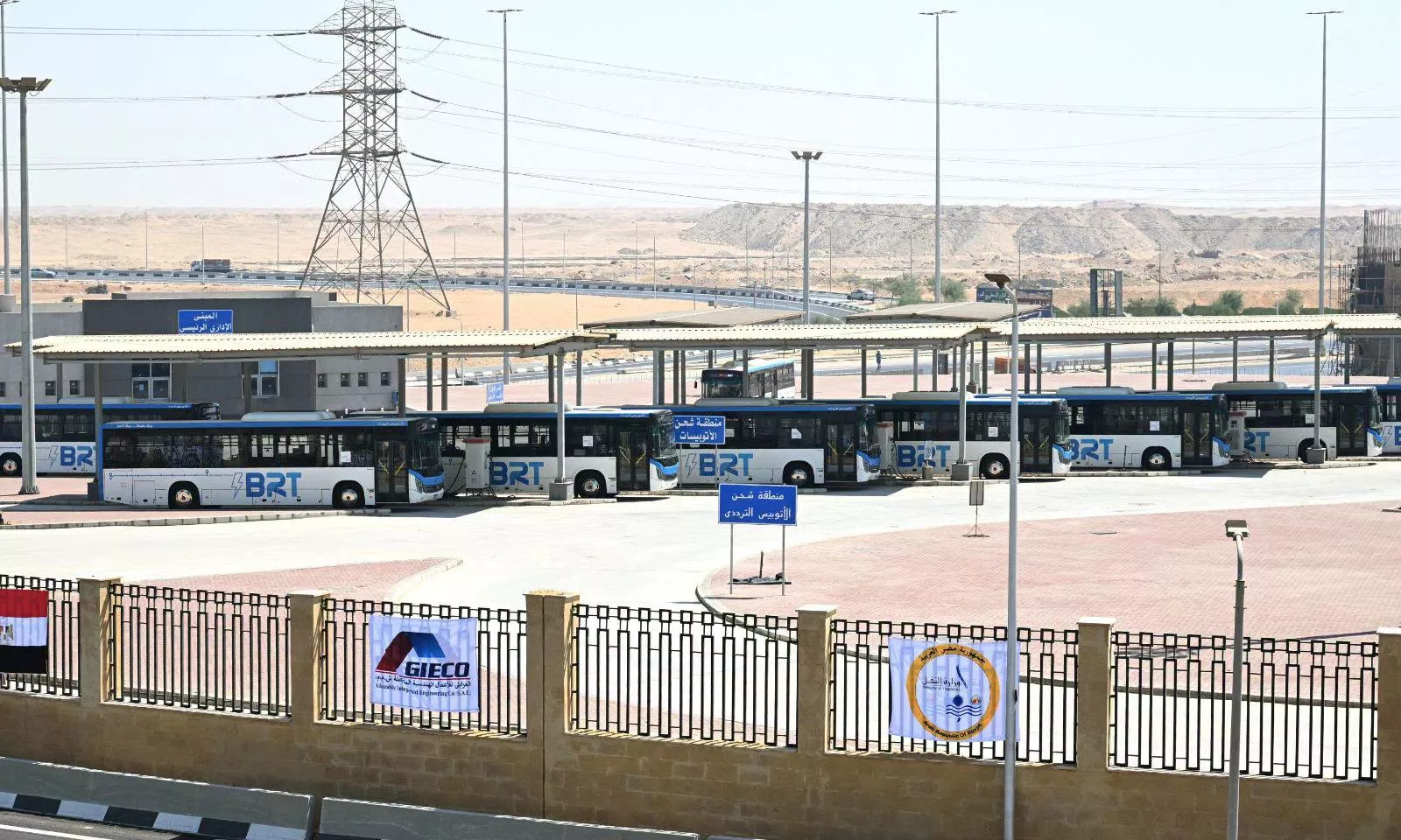 رئيس الوزراء يتفقد المرحلة الثانية من الأتوبيس الترددي