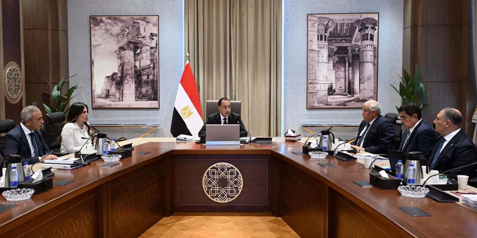 رئيس الوزراء يتابع جهود تنمية وتطوير الساحل الشمالي الغربي