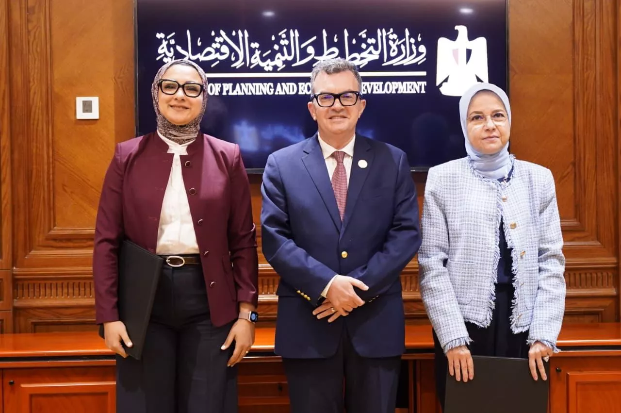 وزير التخطيط يشهد تسوية مديونية محافظة الوادي الجديد للاستثمار القومي