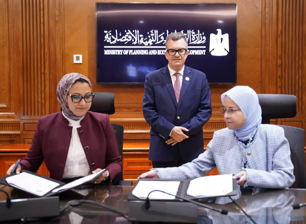 وزير التخطيط يشهد تسوية مديونية محافظة الوادي الجديد للاستثمار القومي