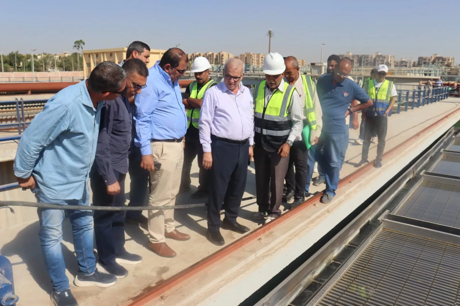 مشروعات الطرق والمرافق بمدينتي الشيخ زايد وحدائق أكتوبر