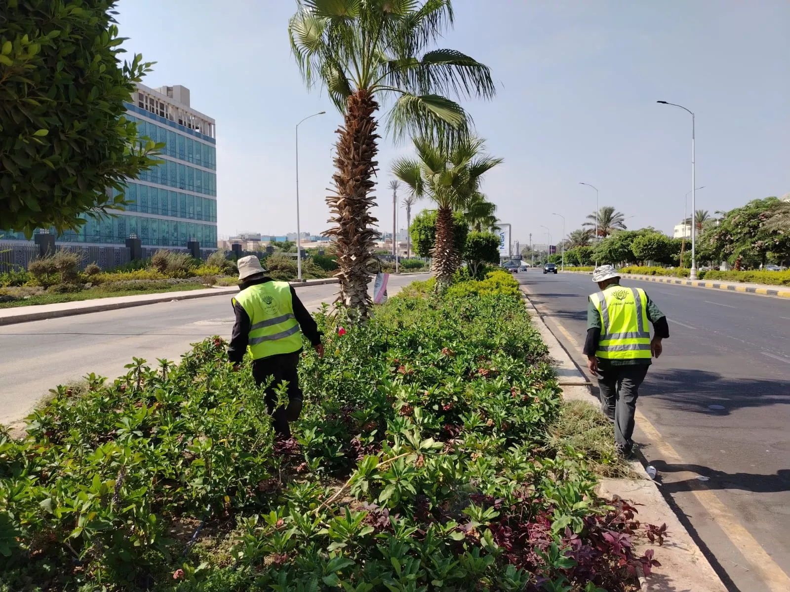 مشروعات الطرق والمرافق بمدينتي الشيخ زايد وحدائق أكتوبر