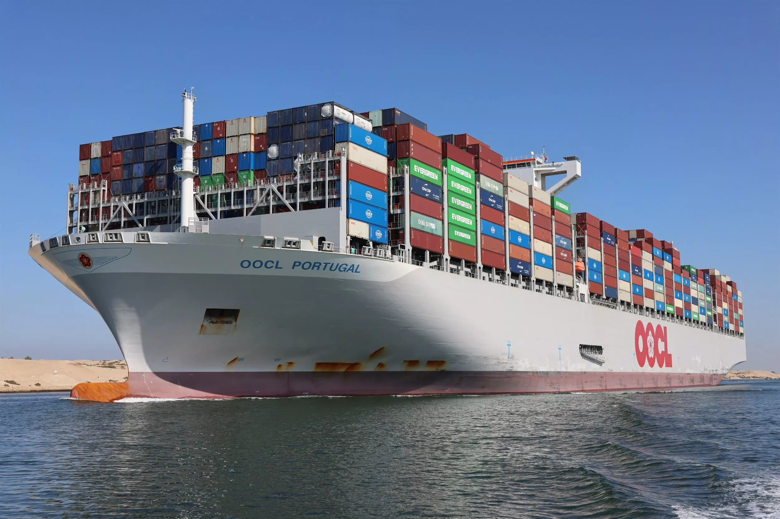 العبور الأول لسفينة الحاويات OOCl PORTUGAL 