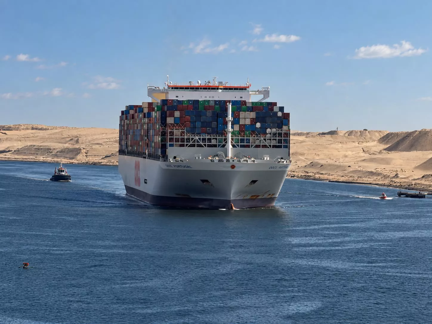 العبور الأول لسفينة الحاويات OOCl PORTUGAL 