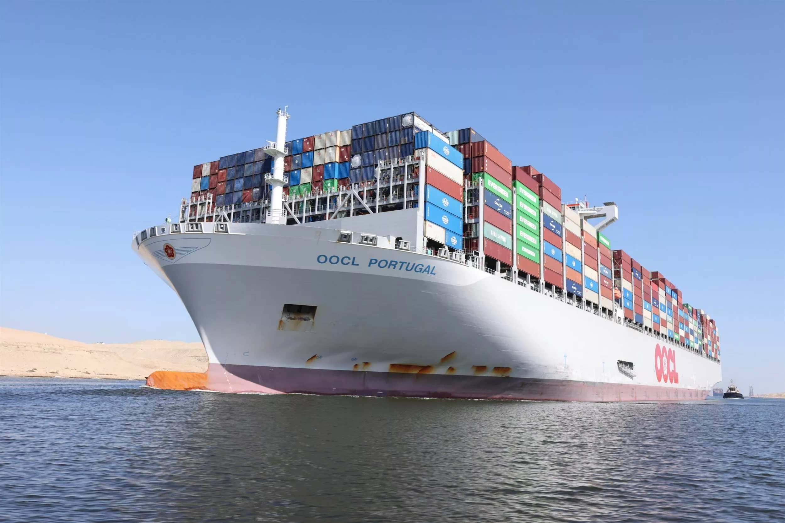 العبور الأول لسفينة الحاويات OOCl PORTUGAL 