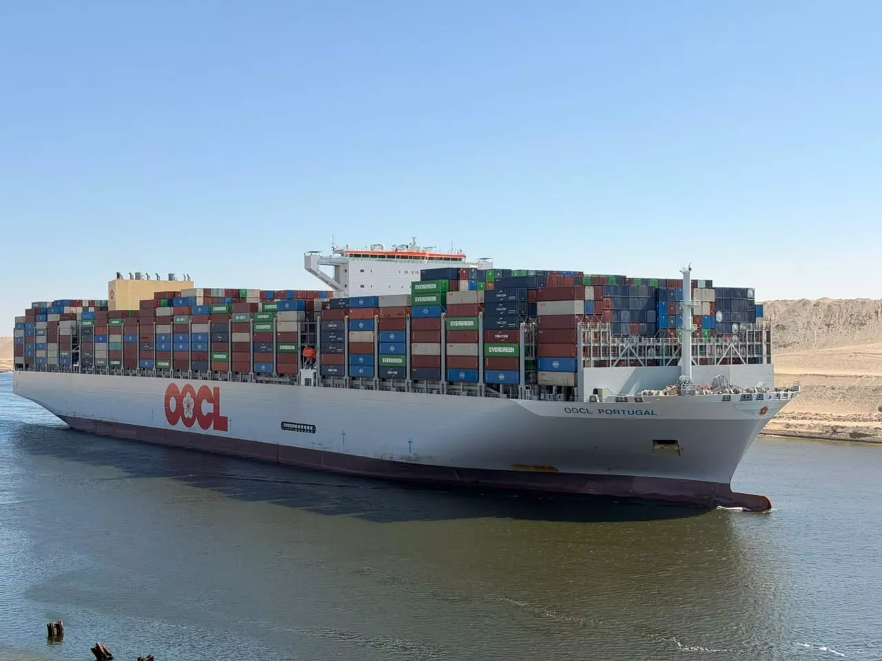 العبور الأول لسفينة الحاويات OOCl PORTUGAL 