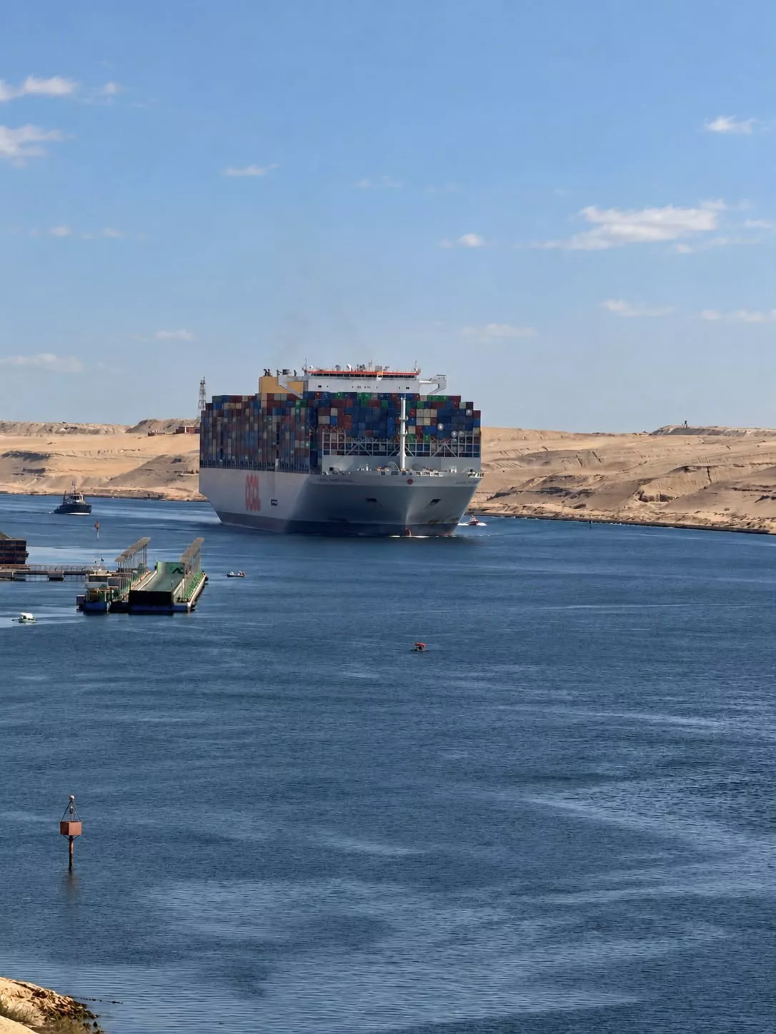 العبور الأول لسفينة الحاويات OOCl PORTUGAL 