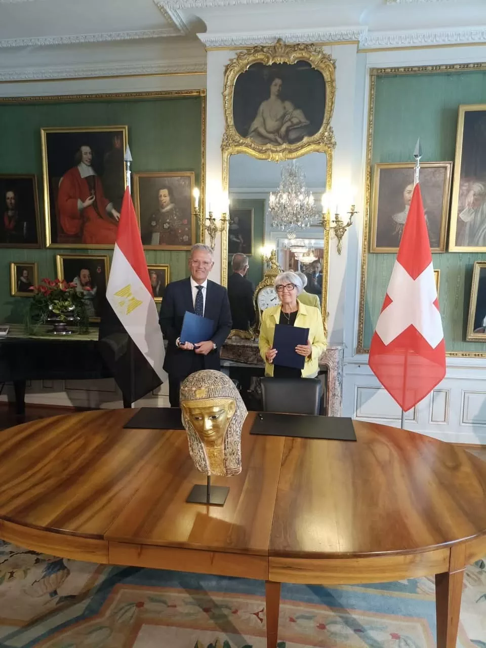مصر تنجح في استرداد قناع ذهبي اثري من سويسرا