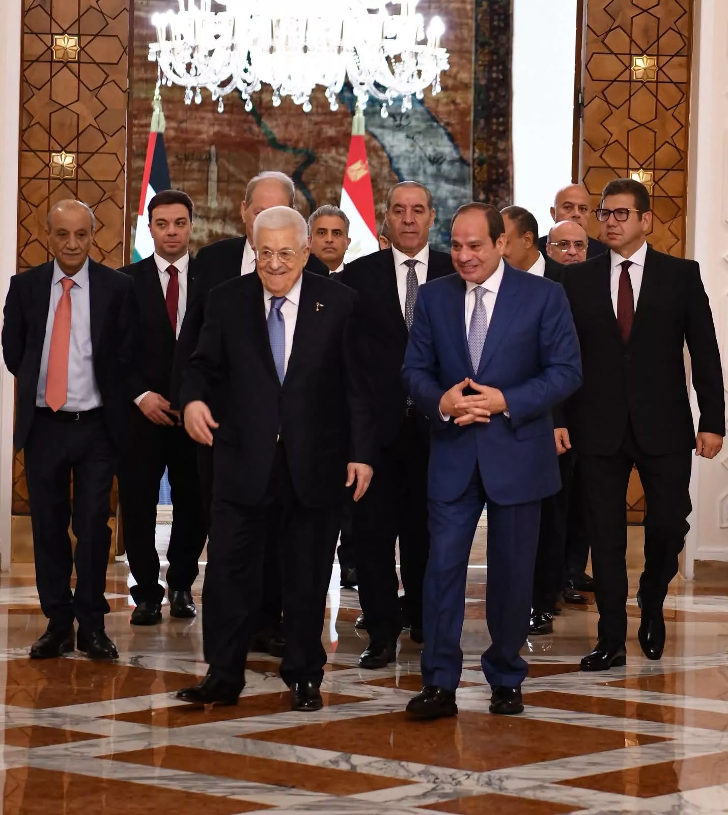 الرئيس السيسي يجتمع مع رئيس دولة فلسطين