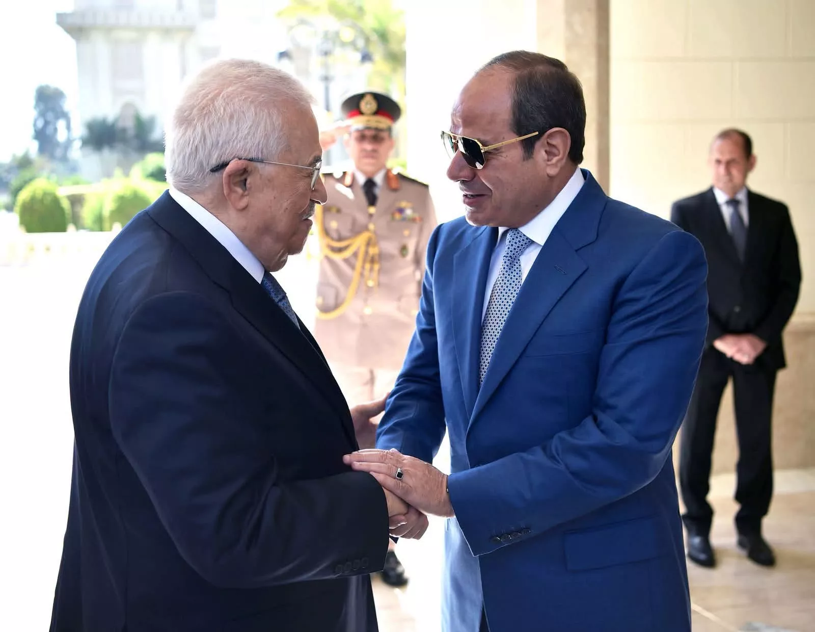 الرئيس السيسي يجتمع مع رئيس دولة فلسطين