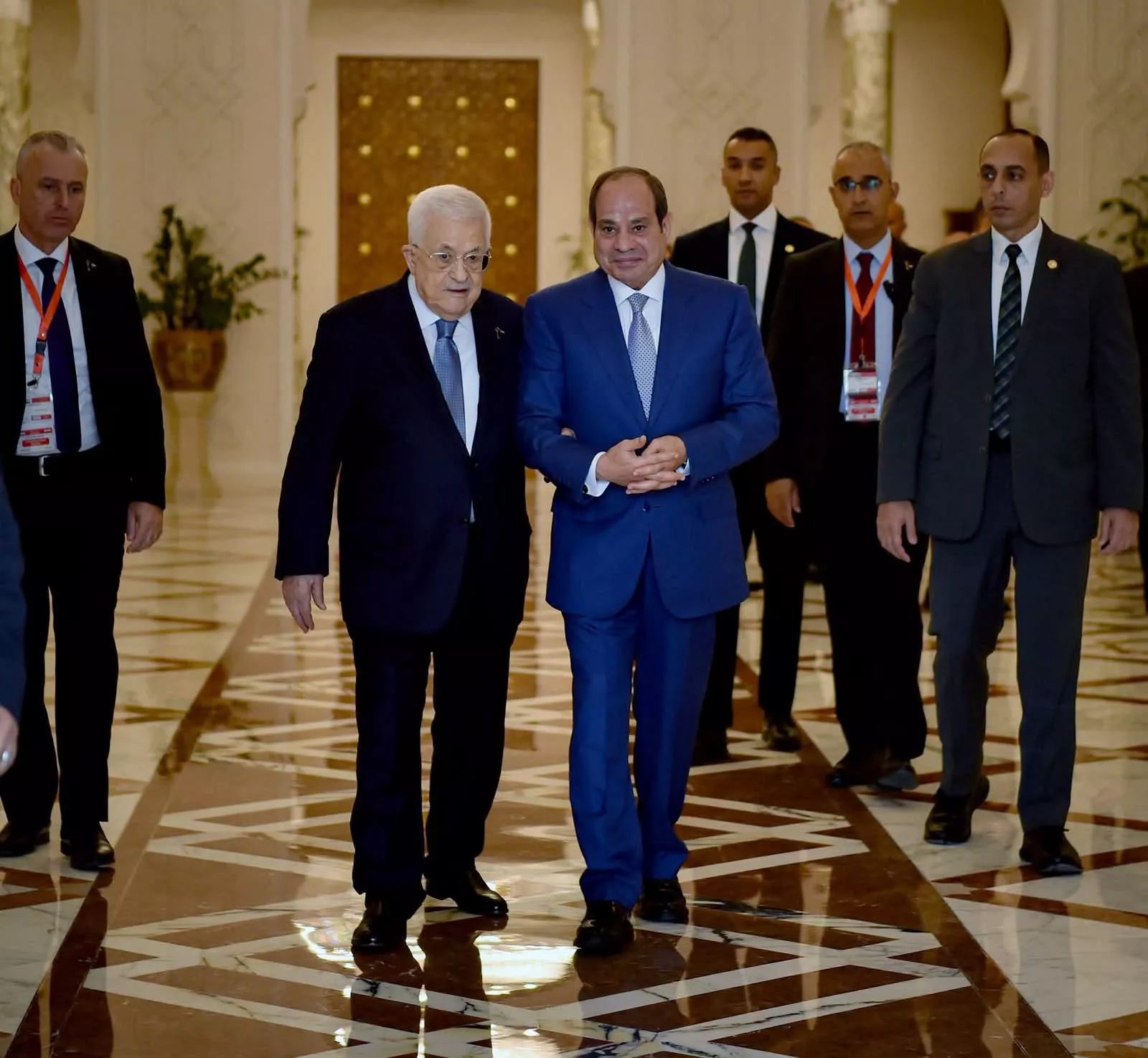 الرئيس السيسي يجتمع مع رئيس دولة فلسطين