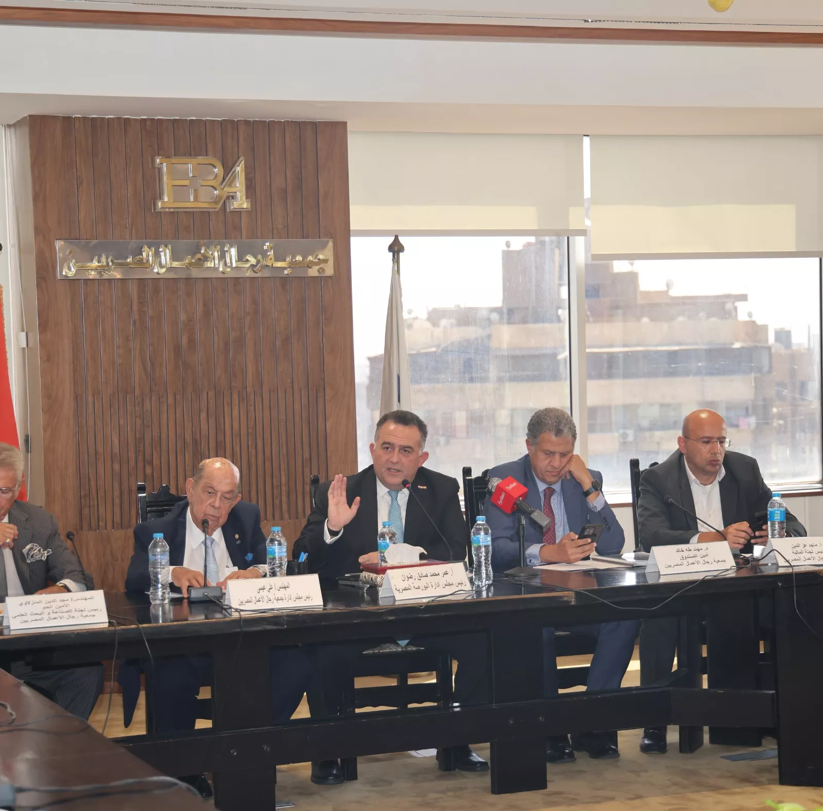 اجتماع بين EBA ورئيس البورصة المصرية حول أداء سوق الأوراق المالية