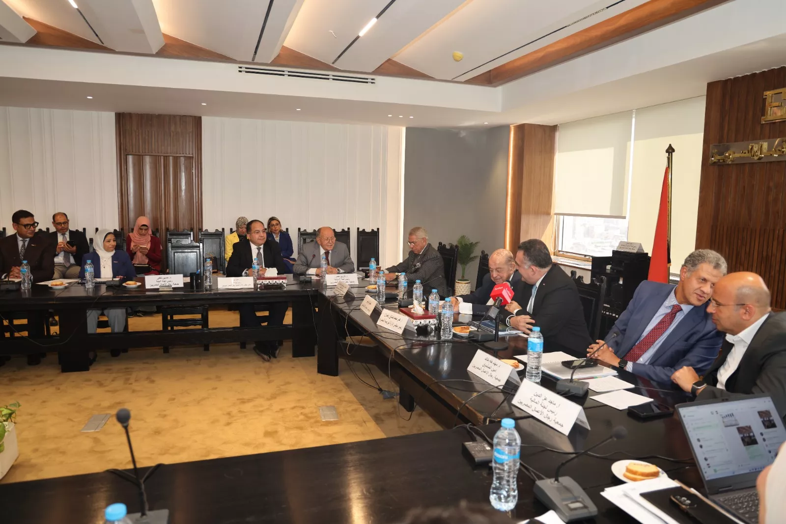 اجتماع بين EBA ورئيس البورصة المصرية حول أداء سوق الأوراق المالية