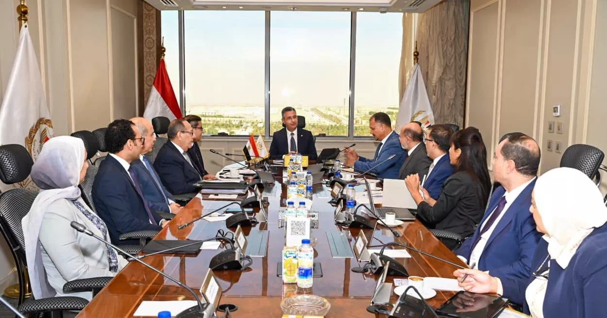 وزير التموين مع وفد البنك الإسلامي للتنمية والمؤسسة الدولية