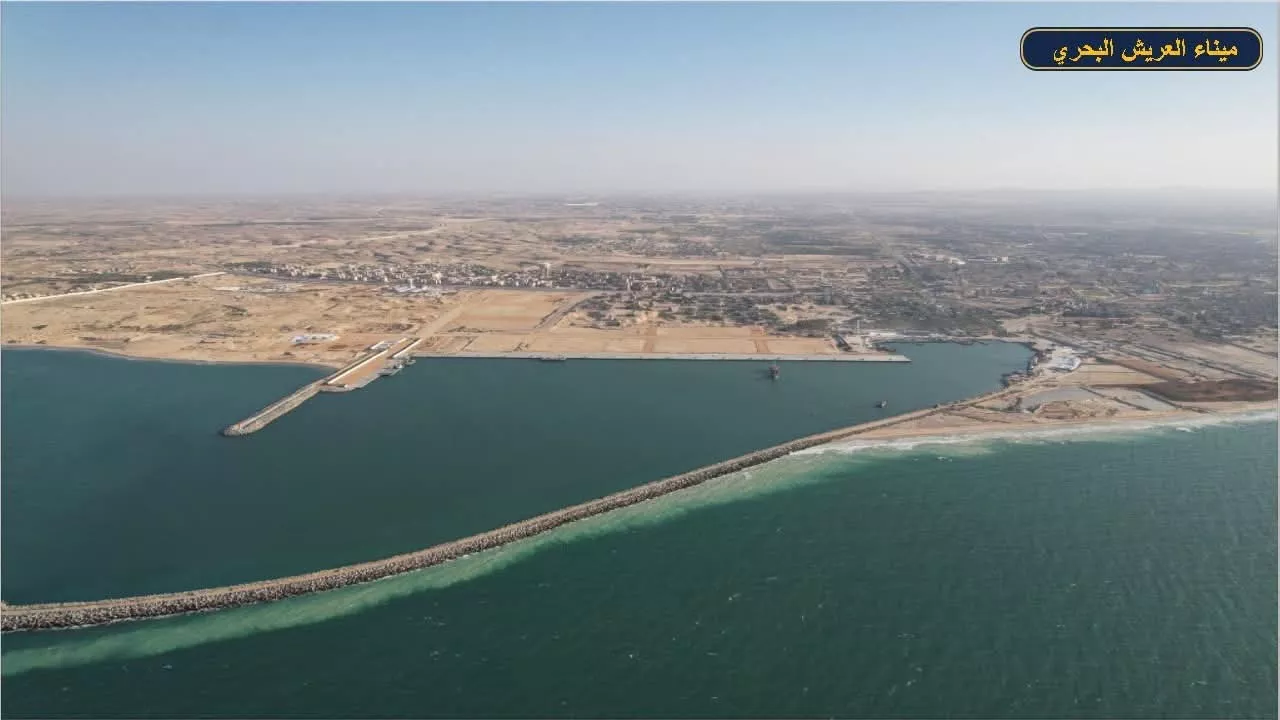 وزير النقل يتفقد مواقع العمل بمشروع تطوير ميناء العريش