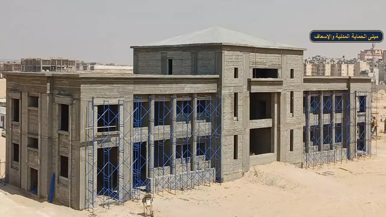 وزير النقل يتفقد مواقع العمل بمشروع تطوير ميناء العريش