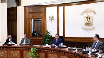 مدبولي يتابع مستجدات مشروعات تكنولوجيا المعلومات والبنية التحتية للاتصالات والتحول الرقميّ