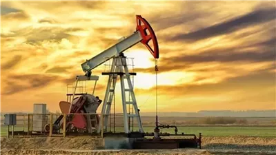 النفط يهبط دون 102 دولار.. آمال التهدئة تضغط على الأسعار
