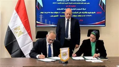 «الكهرباء» توقع عقدًا لتوريد 3 محولات لمواجهة زيادة الأحمال وتدعيم الشبكة القومية