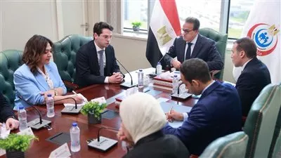 وزير «الصحة» يبحث مع «إيرباص هليكوبترز» تطوير منظومة الإسعاف الجوي