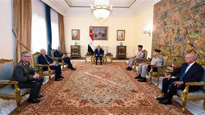 الرئيس السيسي يؤكد أهمية تعزيز الشراكة الاستراتيجية بين مصر واليونان