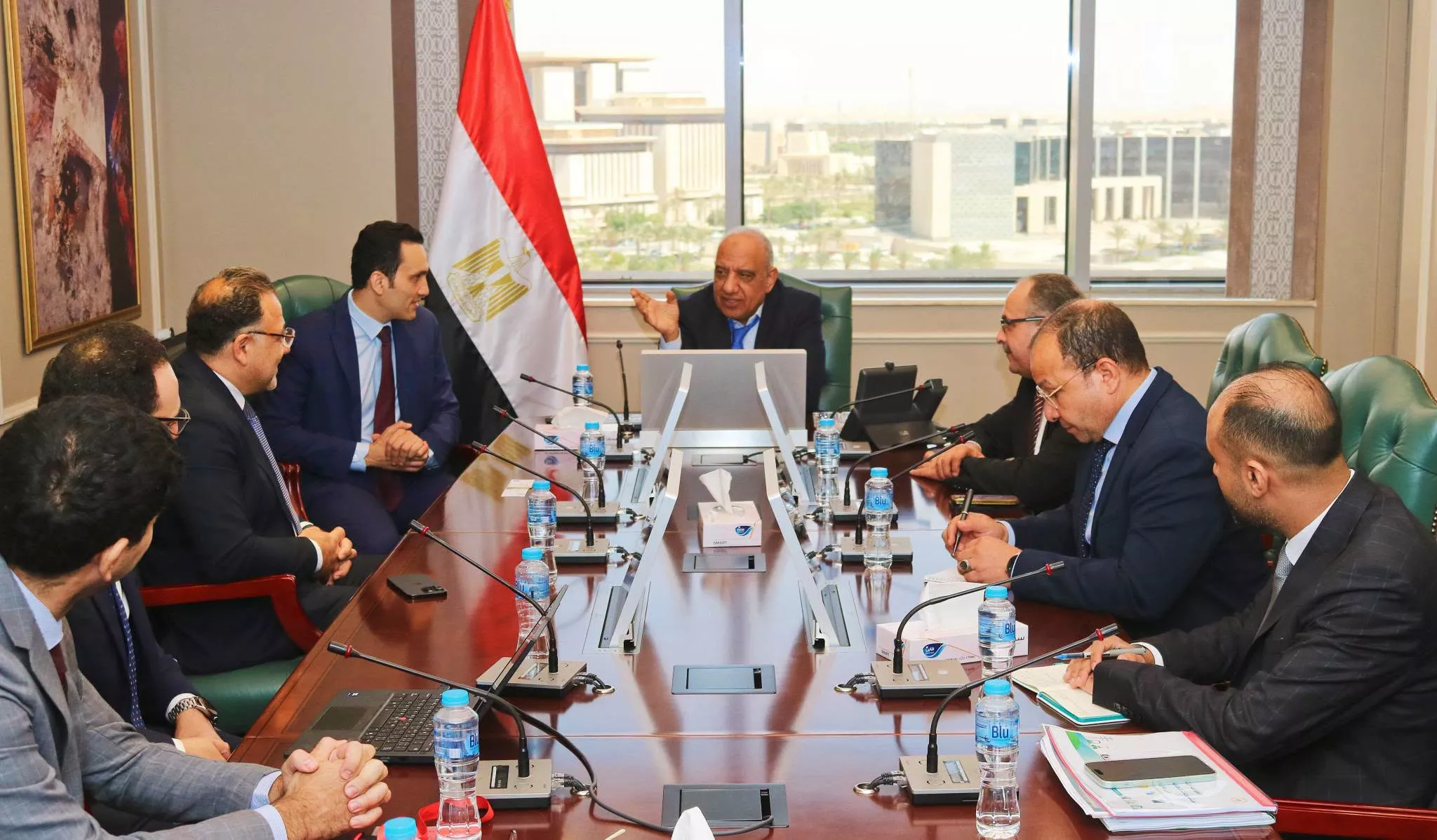وزير الكهرباء يجتمع مع مسئولي شركة هيدروفولتا