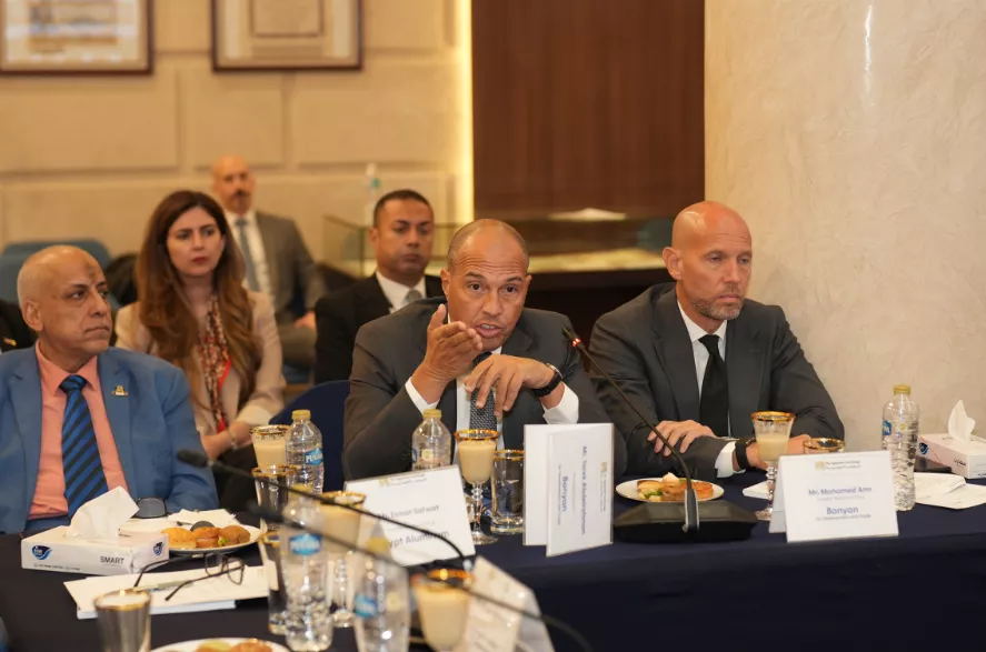البورصة المصرية ومجموعة بورصة لندن تعقدان مائدة مستديرة
