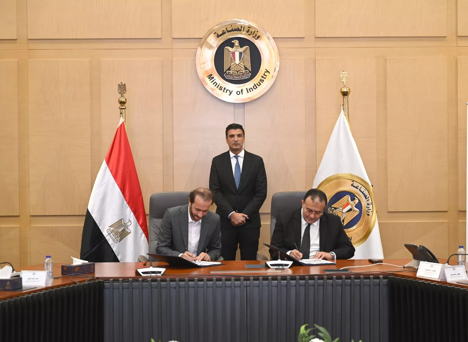 وزير الصناعة يشهد توقيع 3 بروتوكولات تعاون