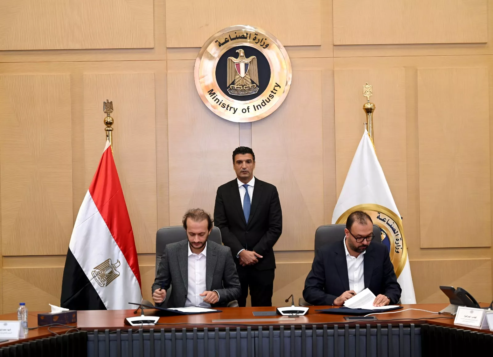 وزير الصناعة يشهد توقيع 3 بروتوكولات تعاون