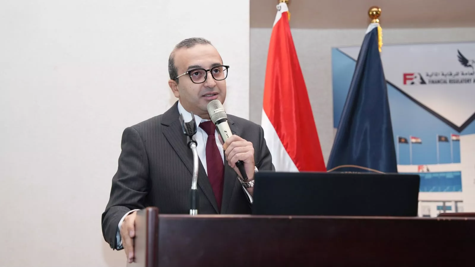 الدكتور محمد عبدالعزيز مساعد رئيس الهيئة العامة للرقابة المالية