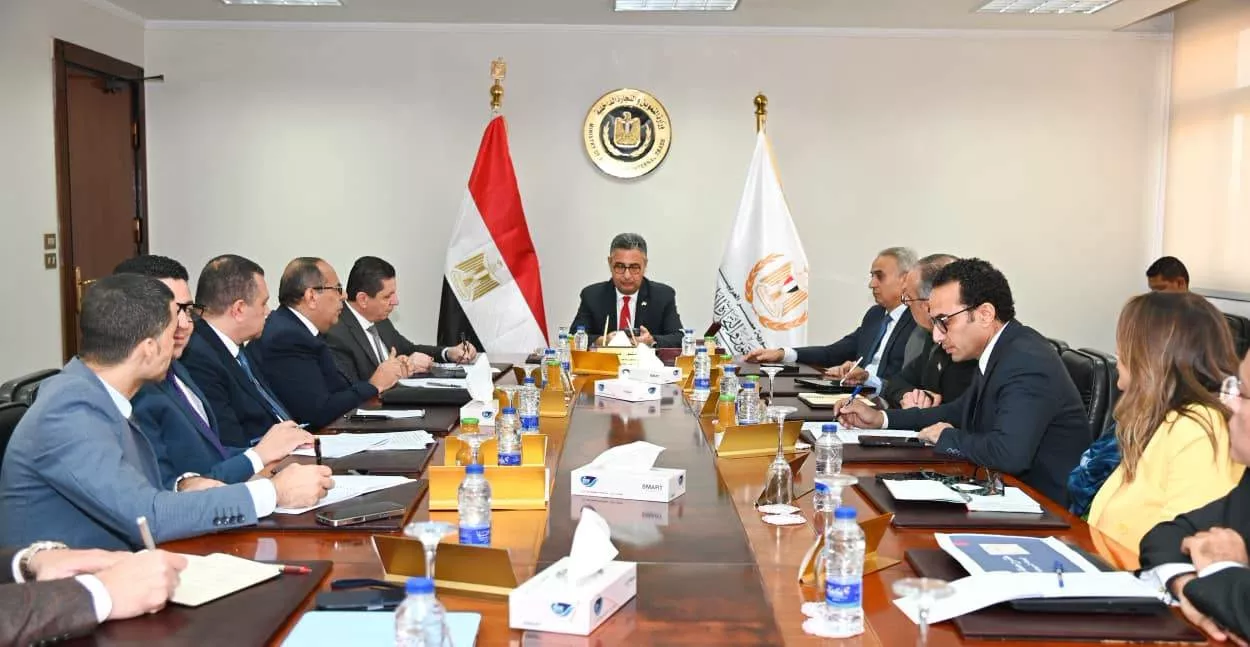 وزير التموين يترأس غرفة عمليات متابعة تنفيذ مبادرة خفض أسعار السلع