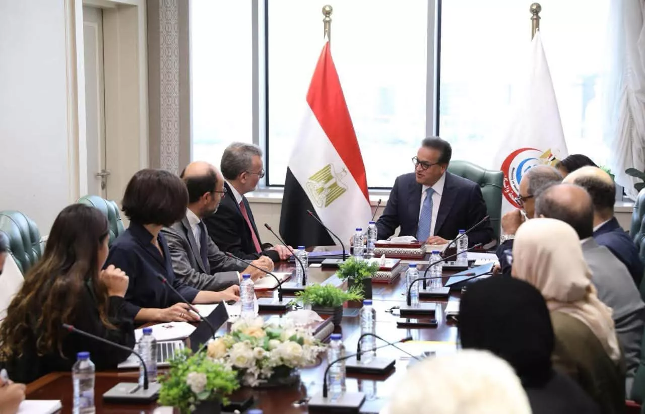 الدكتور خالد عبدالغفار يجتمع مع أولريش برونهوبر